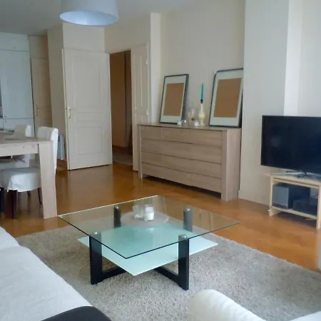 Champs Elysees Cosy 2 Bedrooms Flat, 80m2 Apartment Paris